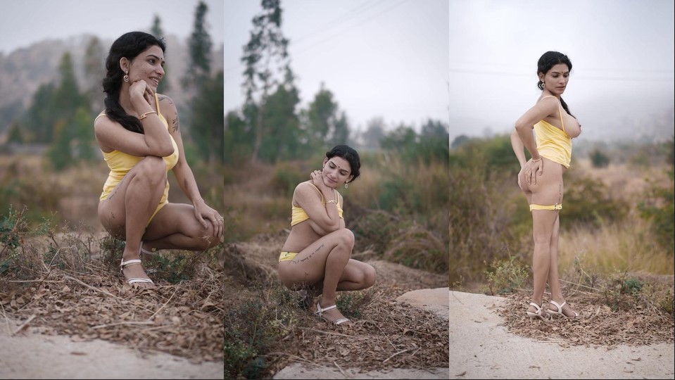 Resmi Nair flashes big boobs and ass in open fields leaked video HD
